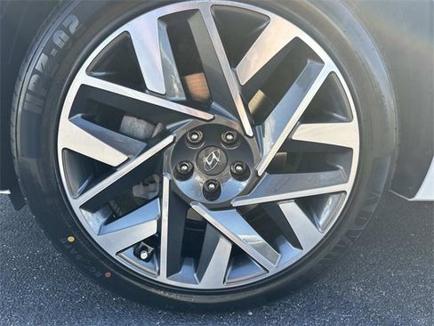 Used 2021 Hyundai Santa Fe Calligraphy image 11