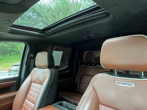 Used 2022 GMC Sierra 1500 Denali Ultimate AWD/4WD image 8