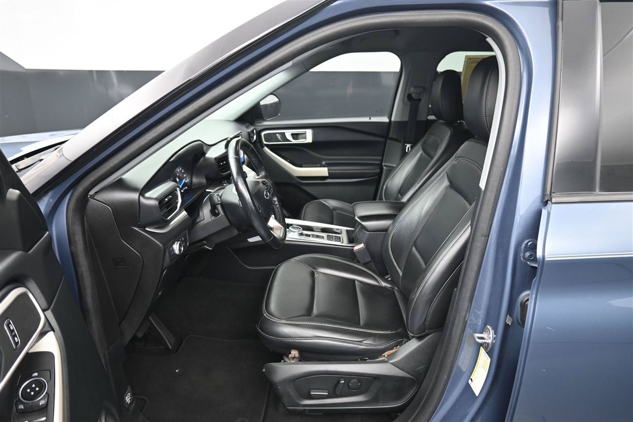 Used 2021 Ford Explorer XLT w/ Equipment Group 202A RWD image 11