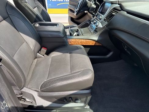 Certified 2020 Chevrolet Suburban Premier w/ Premier 6.2L Value Package image 34