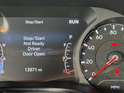 Used 2024 Jeep Compass Latitude w/ Sun and Sound Group AWD/4WD image 18