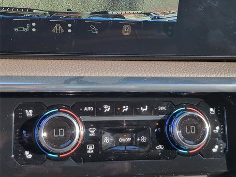 New 2026 GMC Sierra 1500 Denali w/ Denali Reserve Package image 17