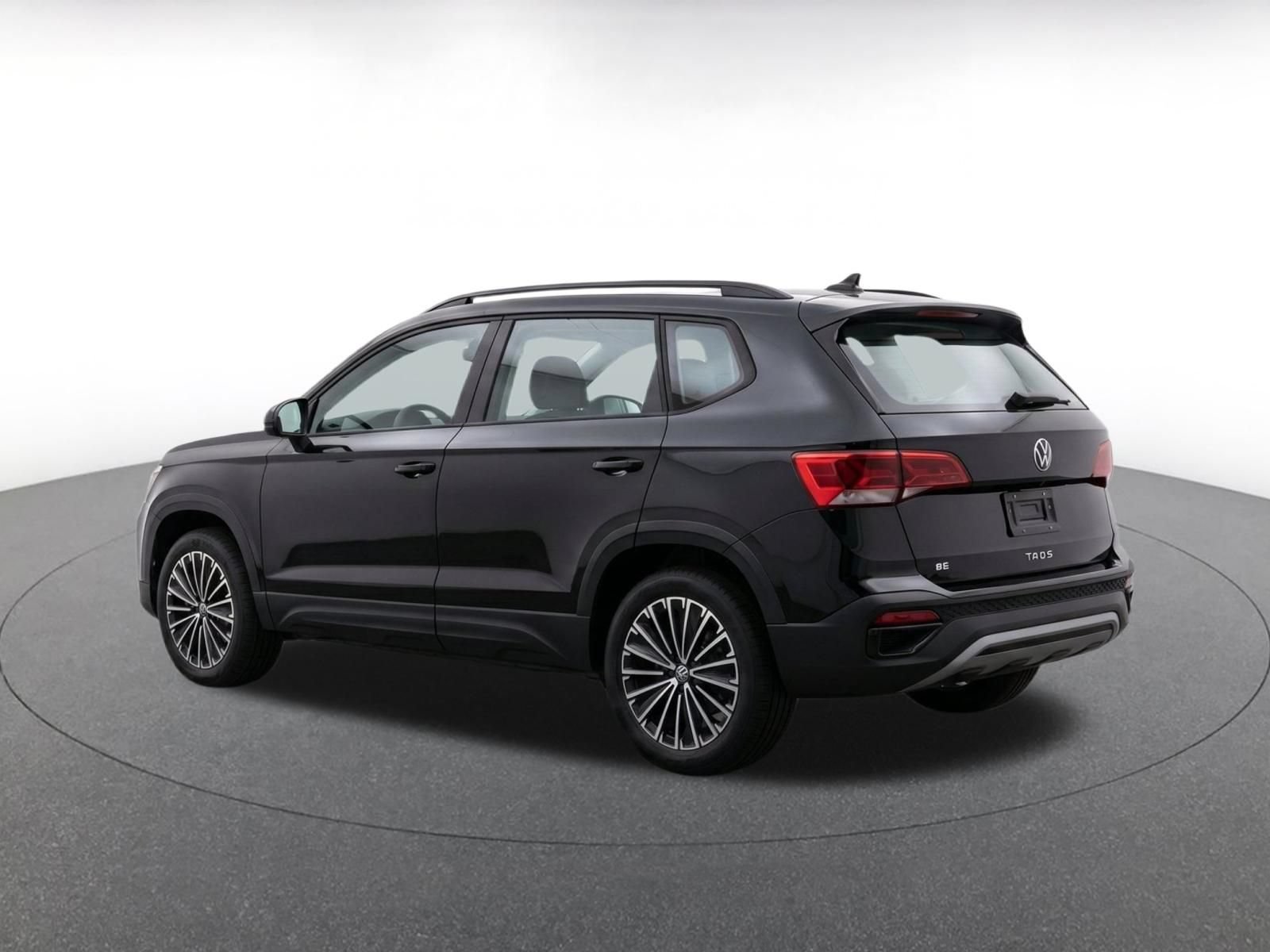 Used 2026 Volkswagen Taos SE FWD image 6