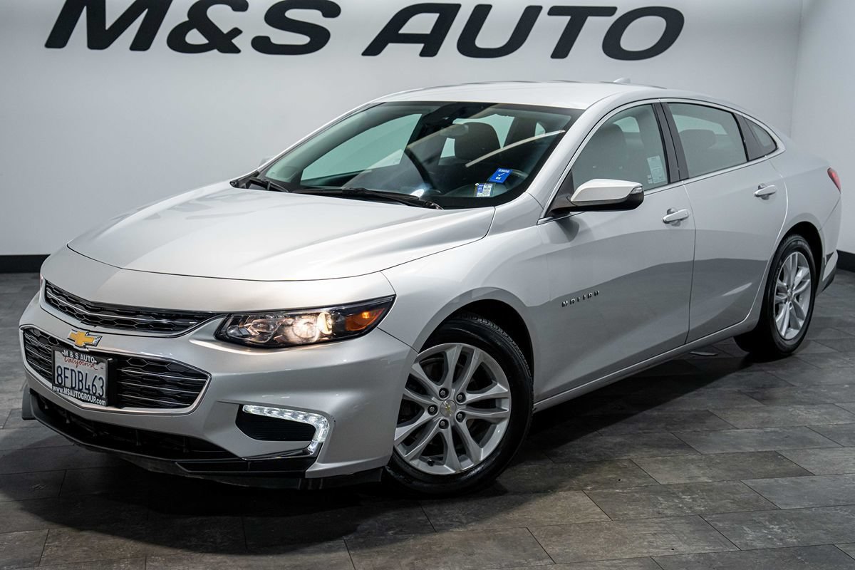 Used 2018 Chevrolet Malibu LT FWD image 2