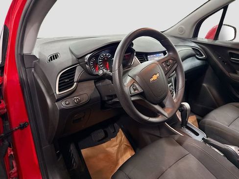 Used 2018 Chevrolet Trax LT image 10