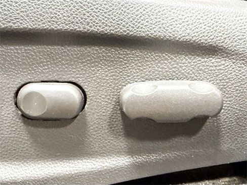 Used 2018 Chevrolet Trax LT w/ LT Convenience Package image 18