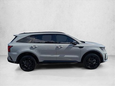 Used 2023 Kia Sorento SX AWD/4WD image 4