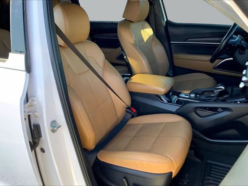 Used 2022 Kia Telluride SX w/ Towing Package FWD image 9