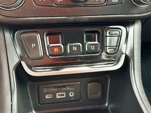 Used 2020 GMC Terrain SLT FWD image 18