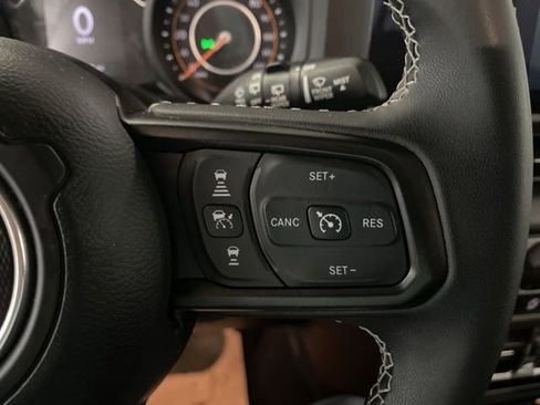 Used 2025 Jeep Wrangler Sport S image 26