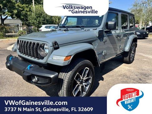 Used 2024 Jeep Wrangler Sport S image 3