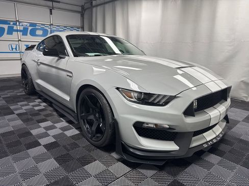 Used 2017 Ford Mustang Shelby GT350 image 3