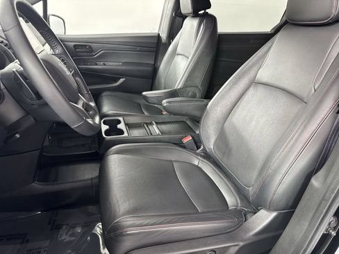 Used 2023 Honda Odyssey Sport image 4