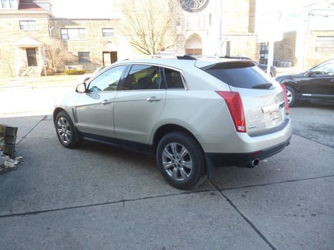 Used 2015 Cadillac SRX Luxury w/ Driver Awareness Package image 4
