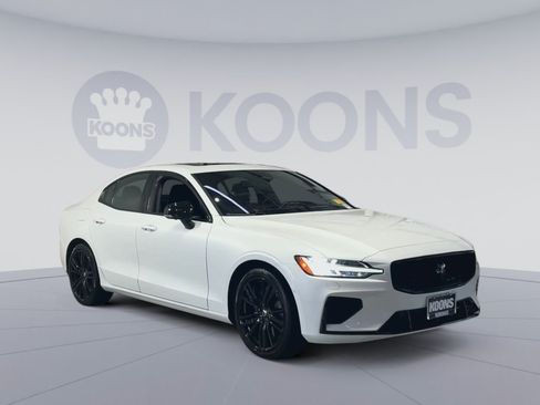Used 2024 Volvo S60 T8 Plus AWD/4WD image 2