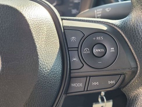 Used 2025 Toyota Corolla LE image 15