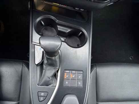 Used 2023 Lexus UX 250h AWD w/ Premium Package image 22