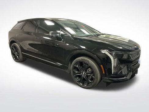 Certified 2025 Cadillac Optiq Sport 1 w/ LPO, ONYX Package AWD/4WD image 7