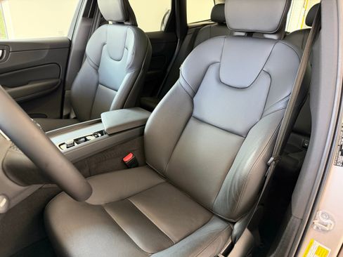 Certified 2025 Volvo XC60 B5 Core AWD/4WD image 17