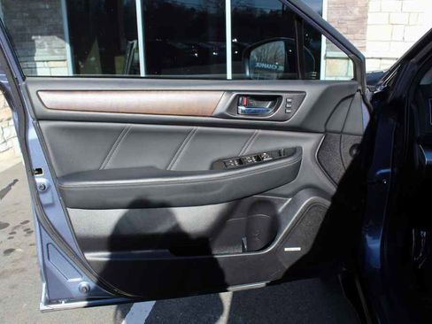 Used 2018 Subaru Outback 2.5i Limited image 12