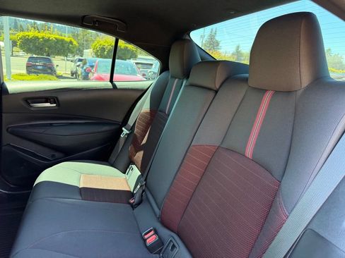 Used 2025 Toyota Corolla SE w/ SE Premium Package FWD image 30