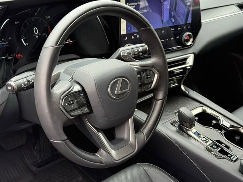 Certified 2025 Lexus RX 350 Premium w/ Accessory Package image 18