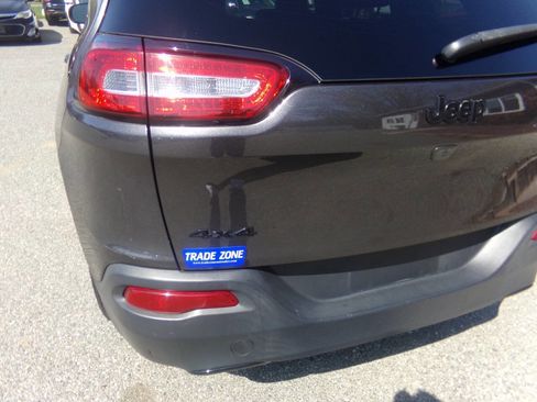 Used 2017 Jeep Cherokee High Altitude image 10