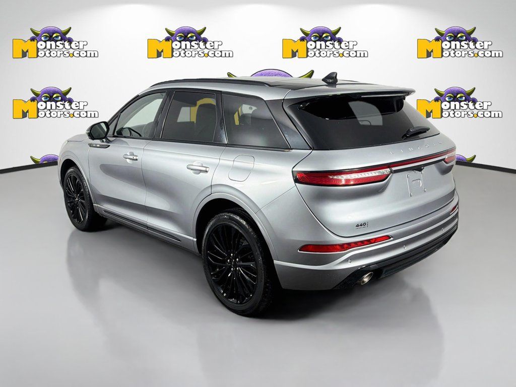 Used 2024 Lincoln Corsair Reserve w/ Equipment Group 201A AWD/4WD image 7
