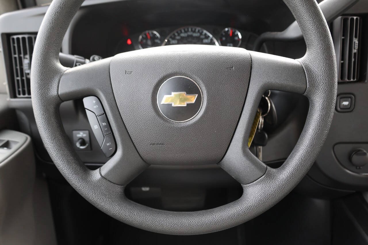 Used 2019 Chevrolet Express 3500 LT w/ LT Preferred Equipment Group RWD image 18