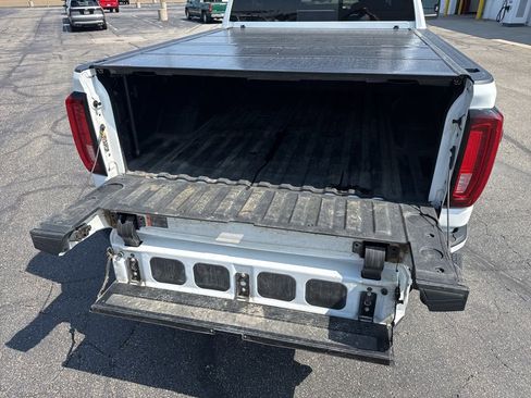 Used 2022 GMC Sierra 2500 AT4 w/ AT4 Premium Plus Package AWD/4WD image 9