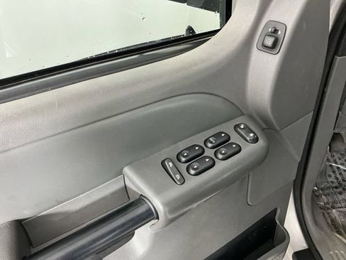 Used 2004 Ford Explorer Sport Trac XLT AWD/4WD image 11