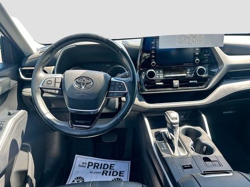 Used 2020 Toyota Highlander XLE FWD image 20