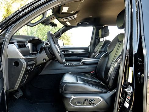 Used 2022 Jeep Wagoneer Series III image 41