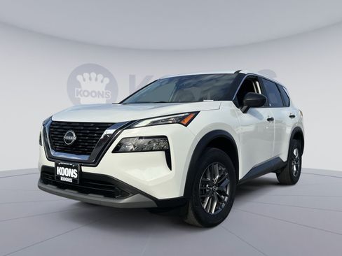 Used 2023 Nissan Rogue S AWD/4WD image 1