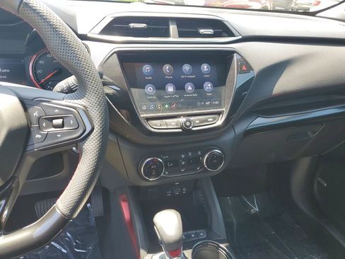 Used 2023 Chevrolet TrailBlazer RS w/ Sun and Liftgate Package FWD image 24