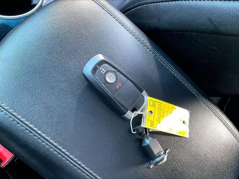 Used 2018 Ford Edge SEL w/ Equipment Group 201A image 35