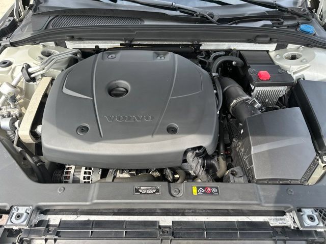 Used 2020 Volvo S60 T5 Momentum FWD image 31