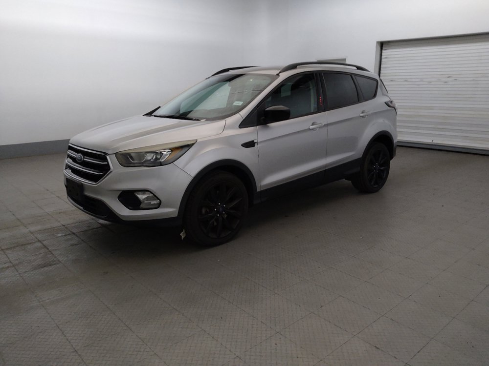 Used 2017 Ford Escape SE w/ SE Sport Appearance Package FWD image 2