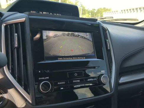 Used 2019 Subaru Forester Premium AWD/4WD image 9
