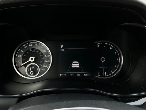 Used 2025 Genesis G70 2.5T image 40