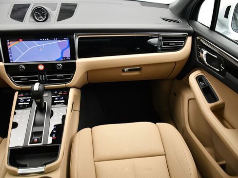 Certified 2025 Porsche Macan Turbo image 24