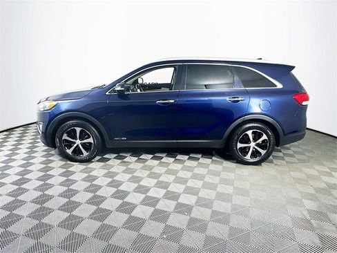Used 2018 Kia Sorento EX image 4
