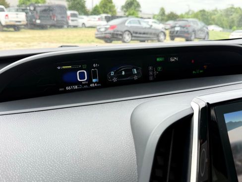 Used 2017 Toyota Prius Prime Advanced FWD image 31