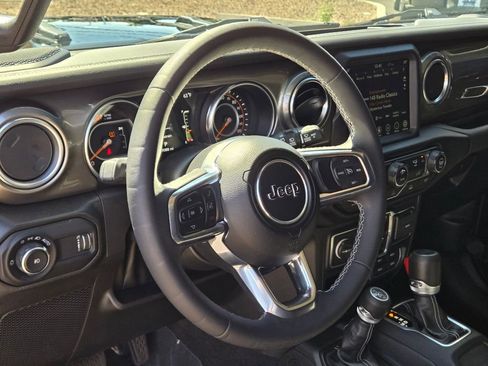 Used 2023 Jeep Wrangler Unlimited Sahara AWD/4WD image 18