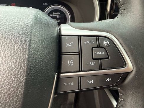 Used 2026 Toyota Highlander XSE image 26