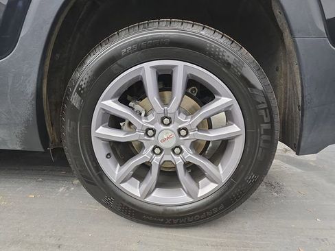 Used 2024 GMC Terrain SLT image 16