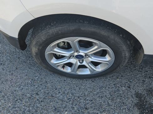 Used 2021 Ford EcoSport SE w/ SE Convenience Package image 3