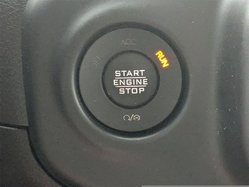 Used 2022 Jeep Wrangler Sport image 32