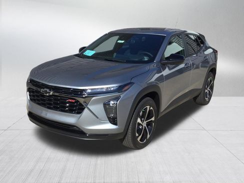 New 2026 Chevrolet Trax RS w/ Sunroof Package FWD image 2