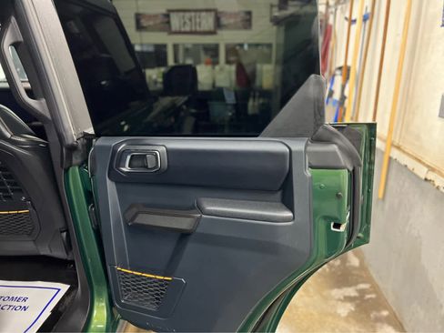 Used 2024 Ford Bronco Badlands image 18